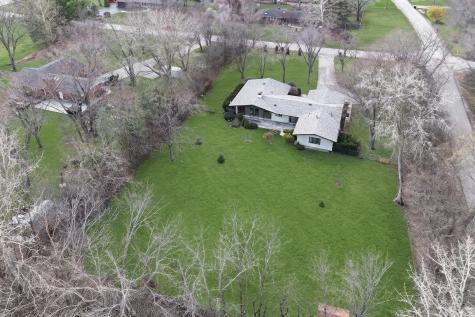 180 Crescent Knoll Drive Green Oaks IL 60048