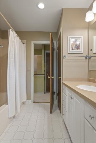 4759 Crest Court Waukegan IL 60087