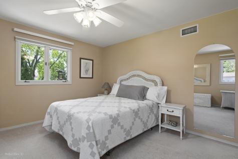 4759 Crest Court Waukegan IL 60087