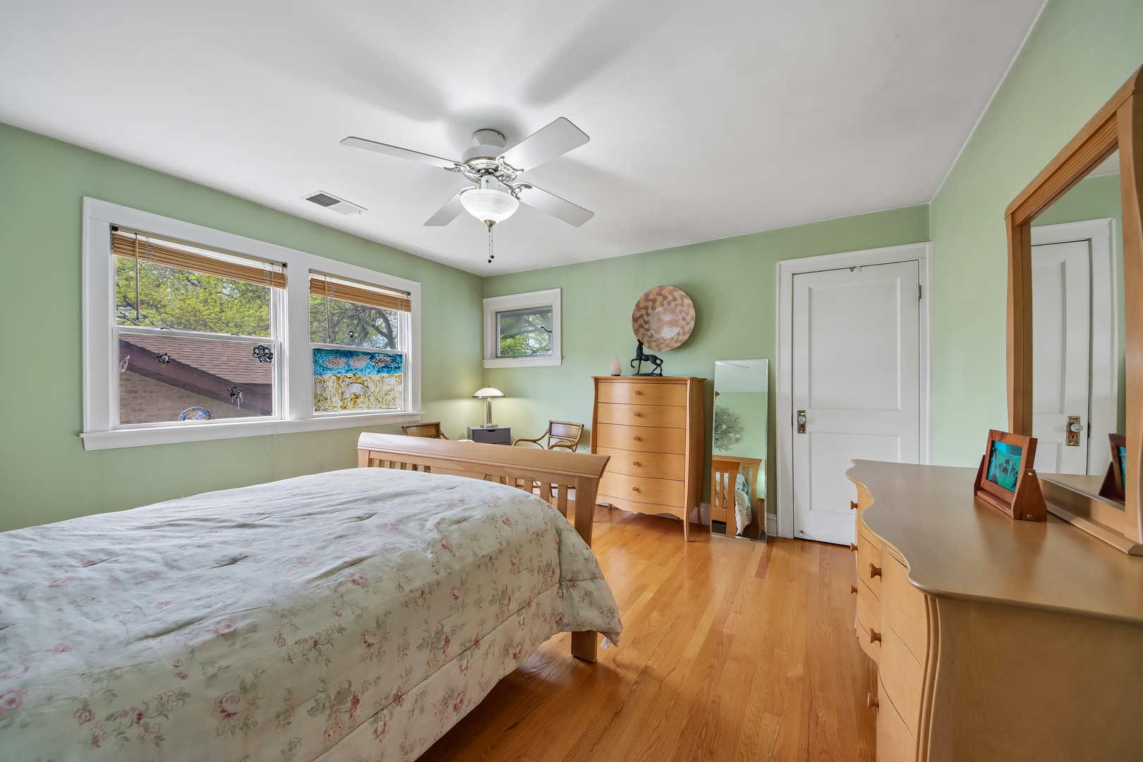 6551 North Maplewood Avenue Chicago IL 60645
