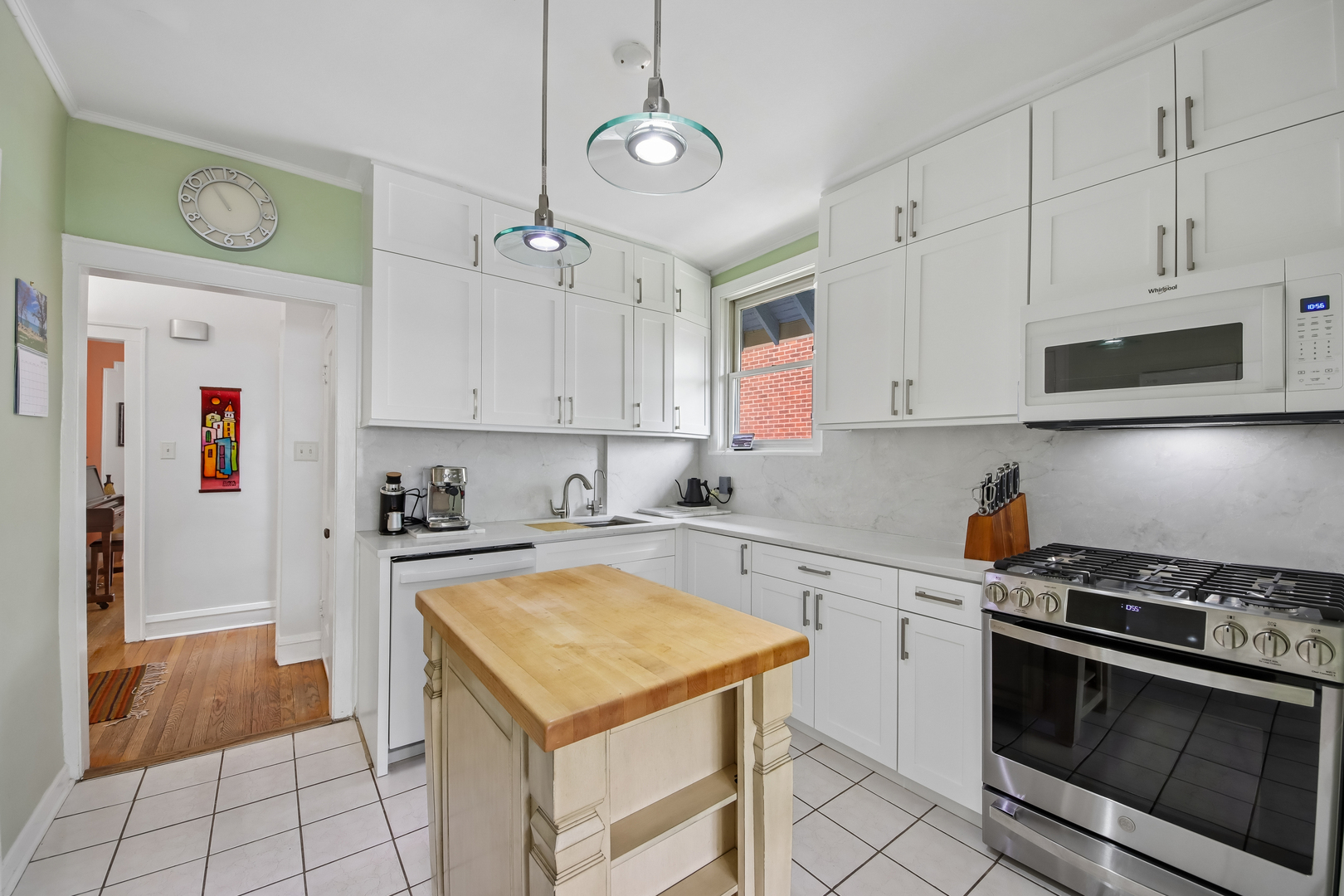 6551 North Maplewood Avenue Chicago IL 60645