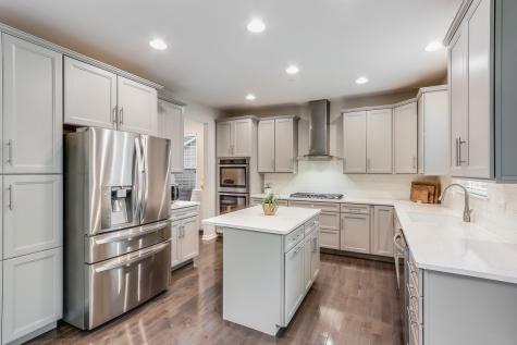 1612 Bur Oak Drive Hoffman Estates IL 60192