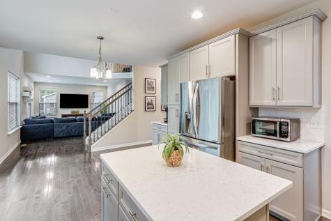 1612 Bur Oak Drive Hoffman Estates IL 60192