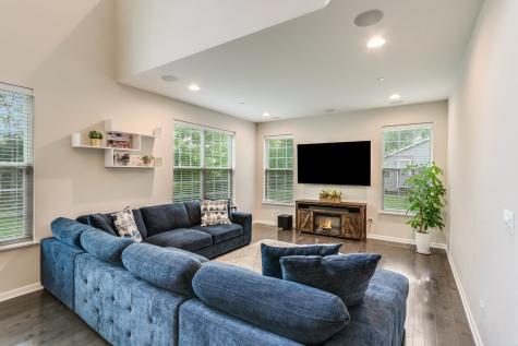 1612 Bur Oak Drive Hoffman Estates IL 60192