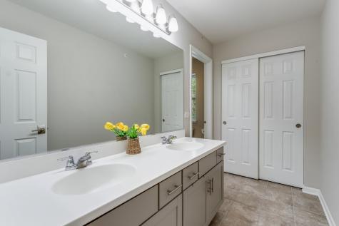 1612 Bur Oak Drive Hoffman Estates IL 60192