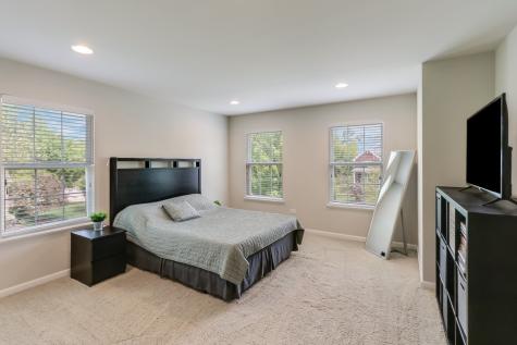 1612 Bur Oak Drive Hoffman Estates IL 60192