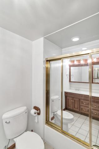 1306 East Best Drive Arlington Heights IL 60004