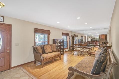 1306 East Best Drive Arlington Heights IL 60004