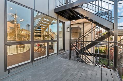 1536 West Chestnut Street Chicago IL 60642