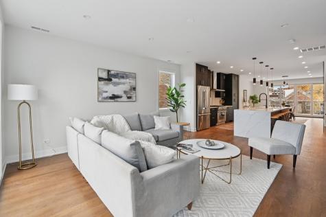 1536 West Chestnut Street Chicago IL 60642