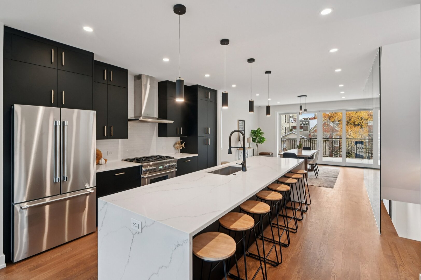 1536 West Chestnut Street Chicago IL 60642