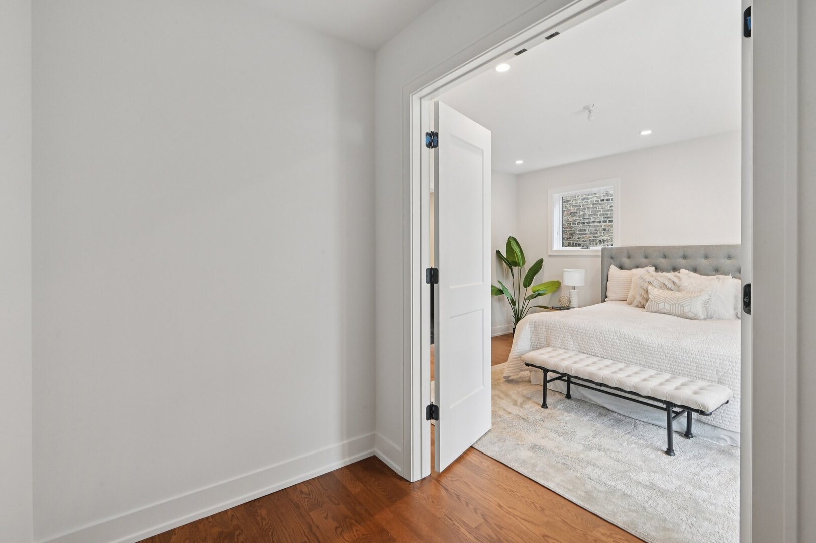 1536 West Chestnut Street Chicago IL 60642