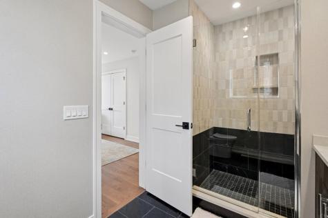 1536 West Chestnut Street Chicago IL 60642