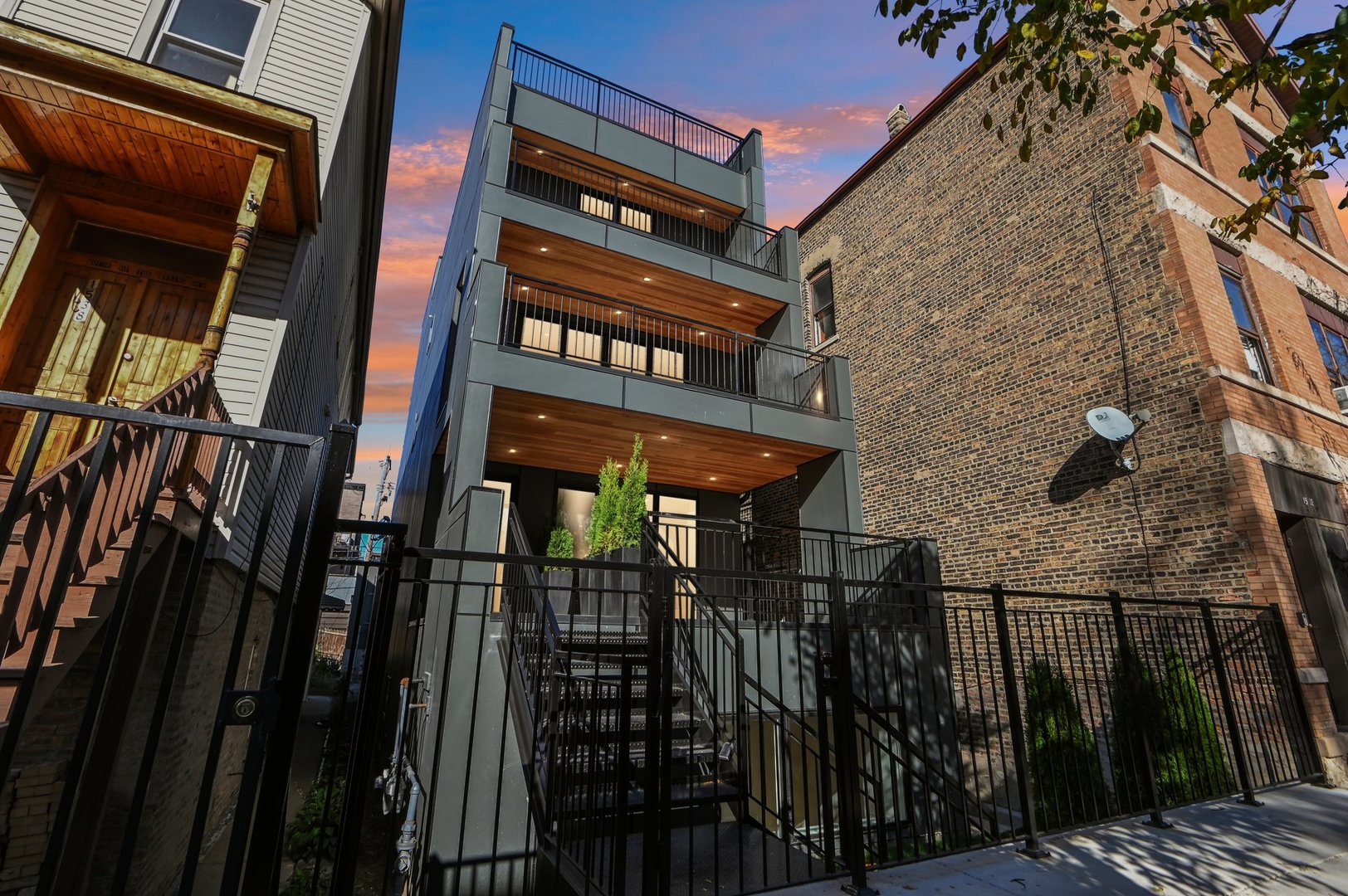 1536 West Chestnut Street Chicago IL 60642