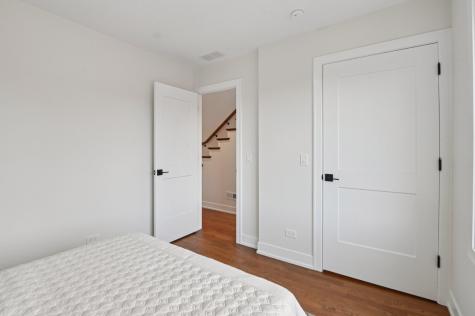 1536 West Chestnut Street Chicago IL 60642