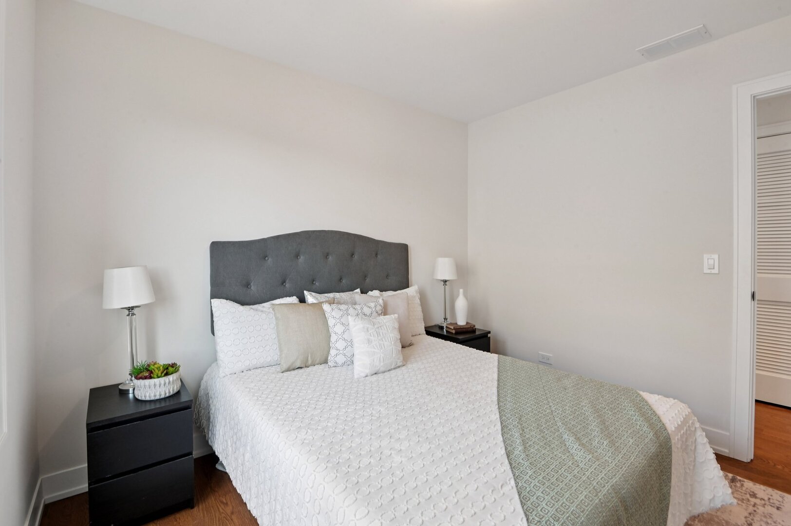 1536 West Chestnut Street Chicago IL 60642
