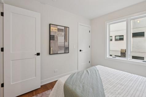 1536 West Chestnut Street Chicago IL 60642