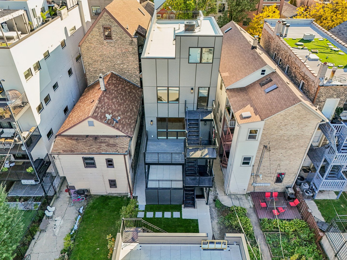 1536 West Chestnut Street Chicago IL 60642