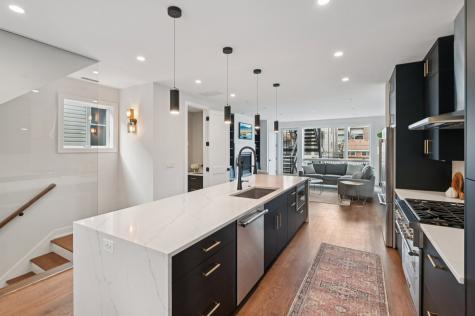 1536 West Chestnut Street Chicago IL 60642