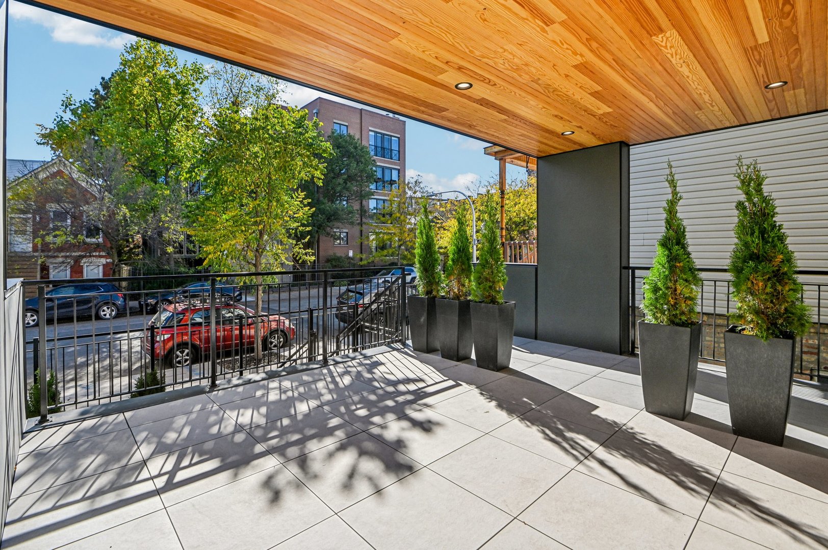 1536 West Chestnut Street Chicago IL 60642