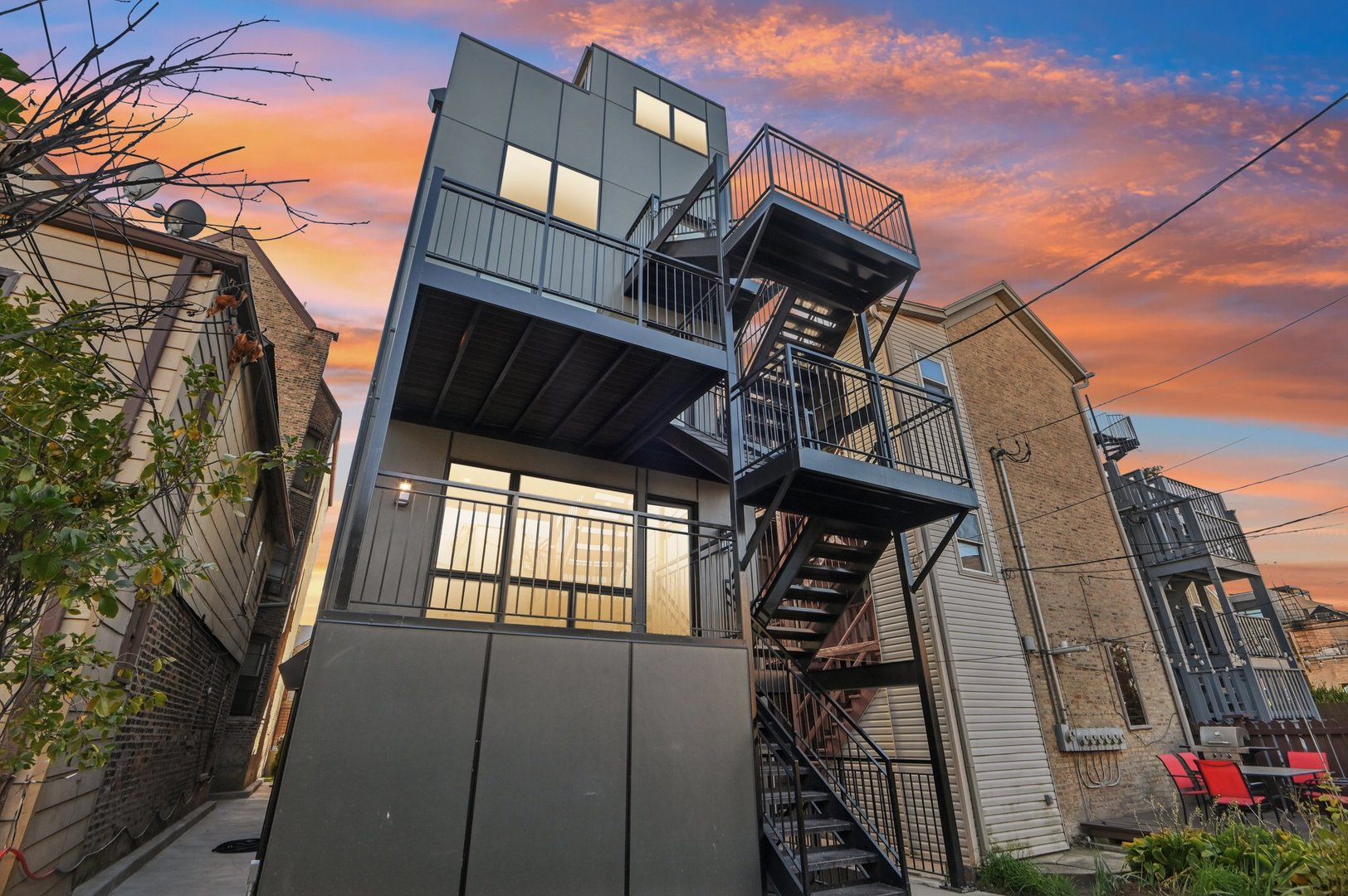 1536 West Chestnut Street Chicago IL 60642