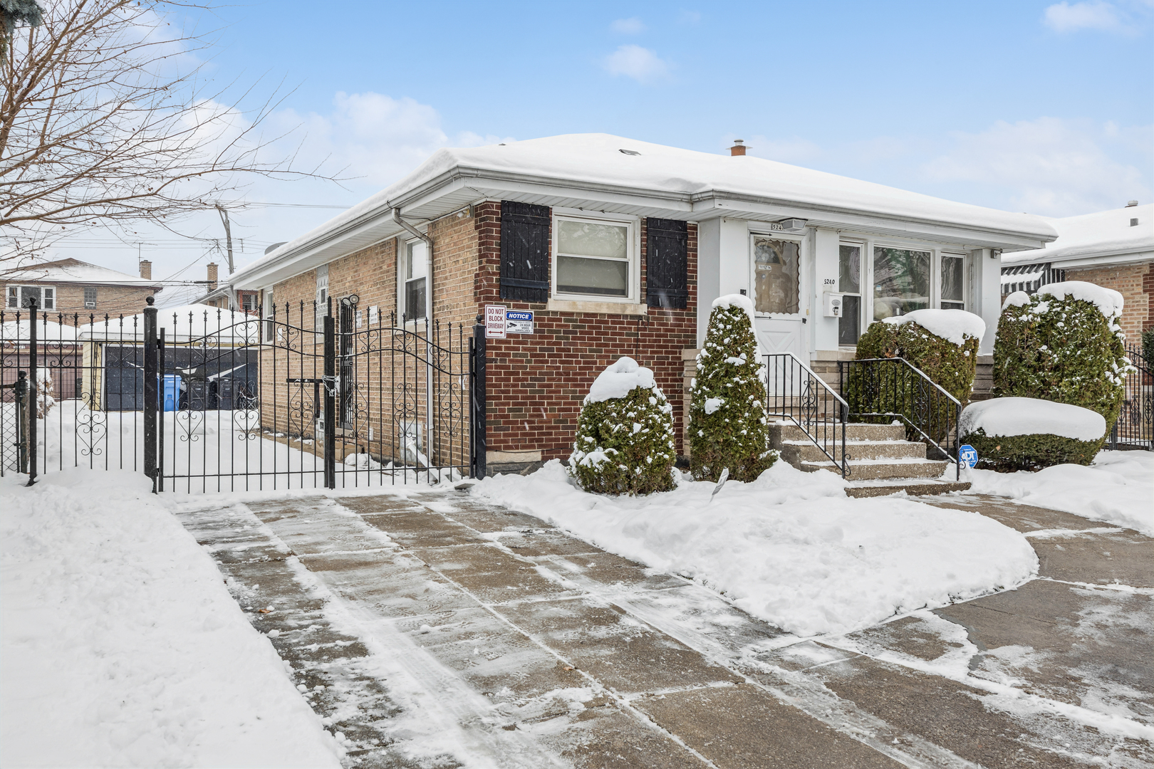 5240 West Gladys Avenue Chicago IL 60644
