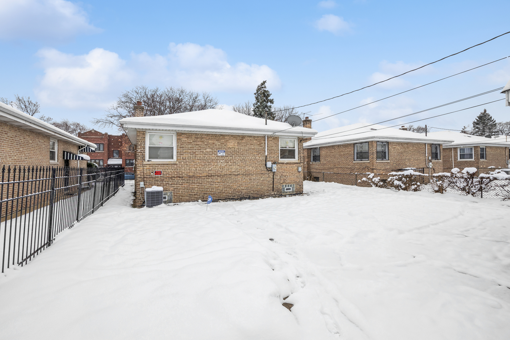 5240 West Gladys Avenue Chicago IL 60644