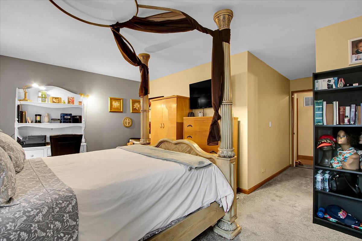 1156 Partridge Avenue Bolingbrook IL 60490