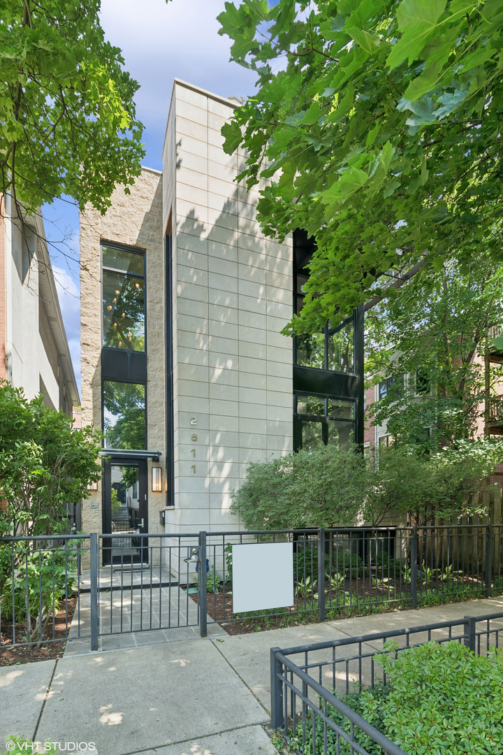 2611 North Magnolia Avenue Chicago IL 60614
