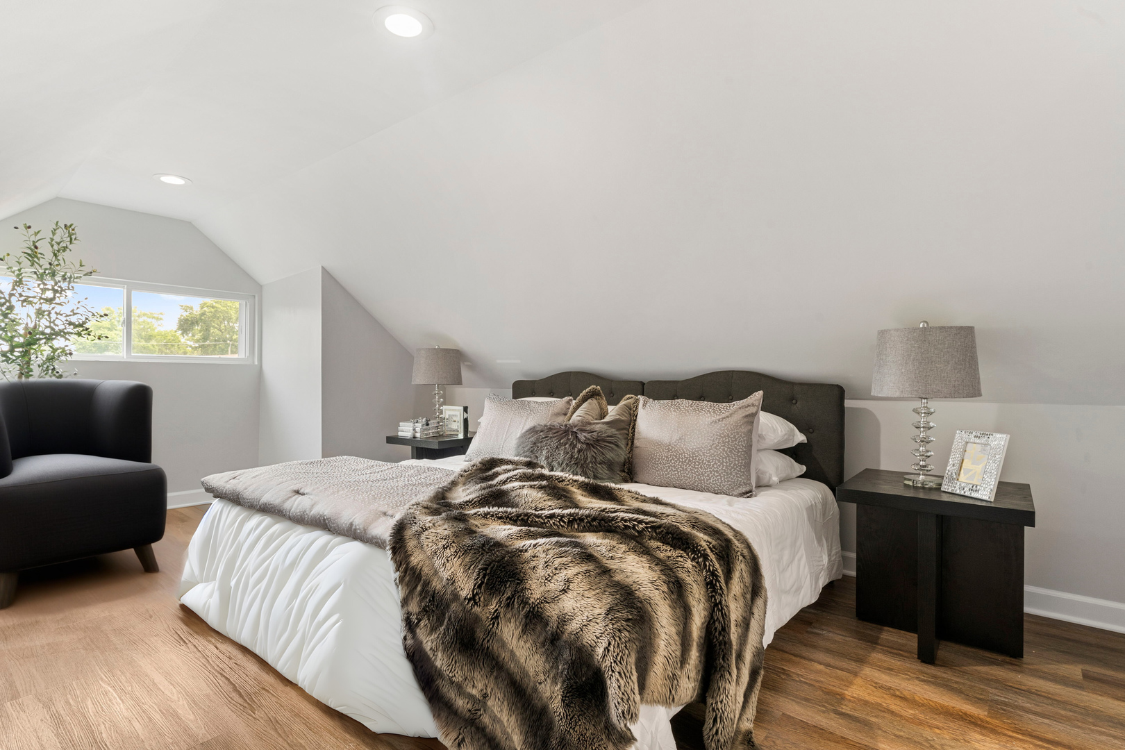 8746 South Wood Street Chicago IL 60620