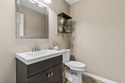 914 Hartford Drive Gurnee IL 60031