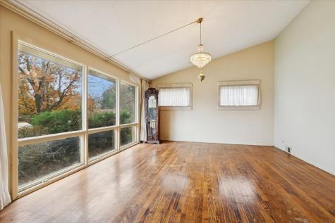 5440 South Edgewood Avenue La Grange Highlands IL 60525