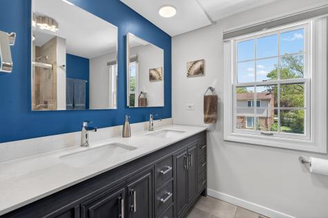 4019 Crestwood Drive Northbrook IL 60062