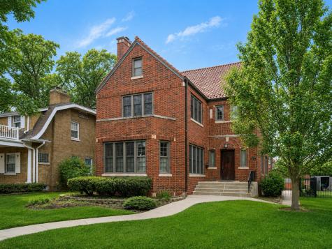 10337 South Hamilton Avenue Chicago IL 60643