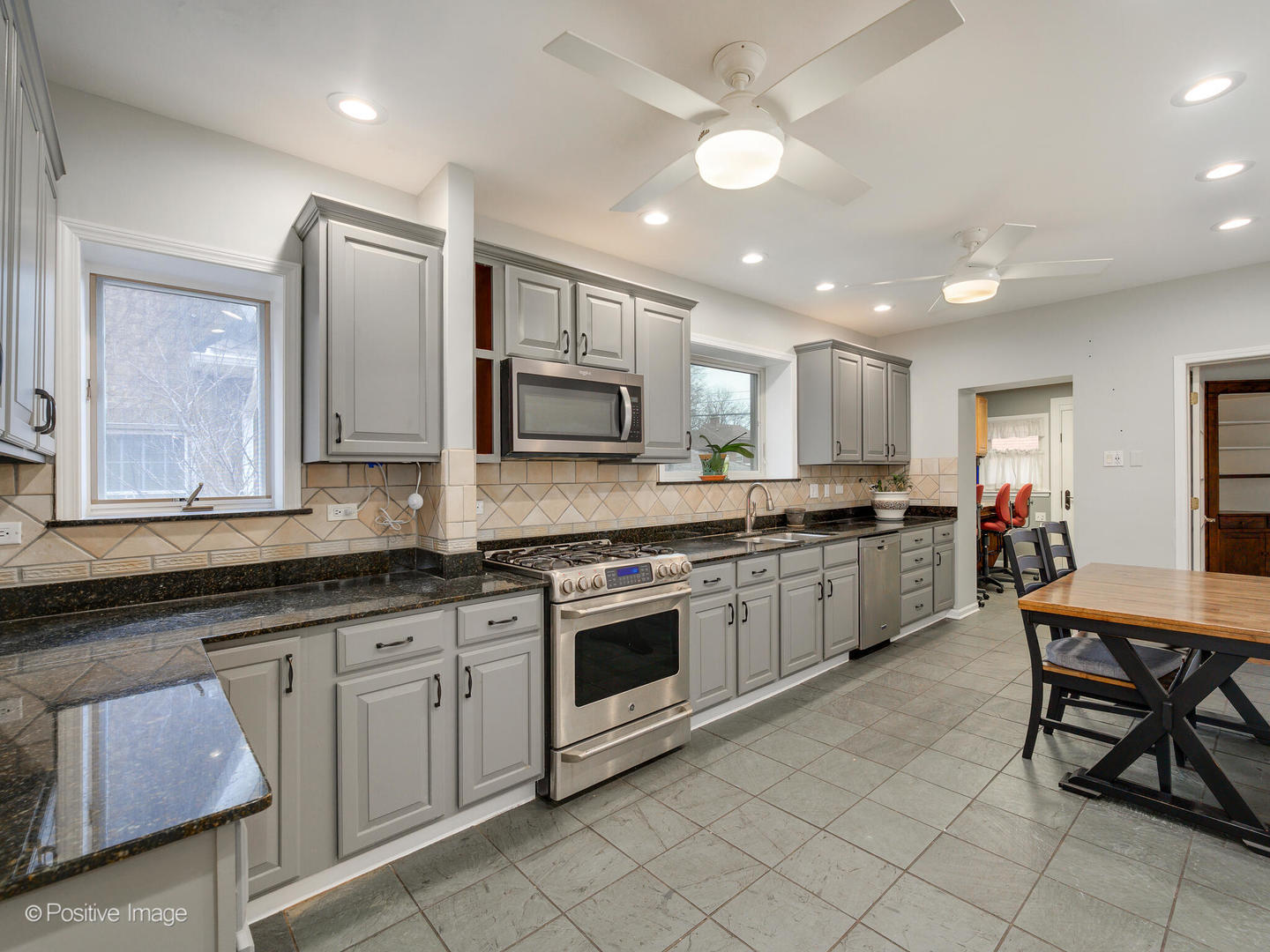 10337 South Hamilton Avenue Chicago IL 60643