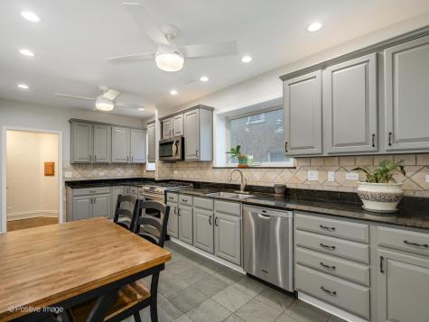 10337 South Hamilton Avenue Chicago IL 60643