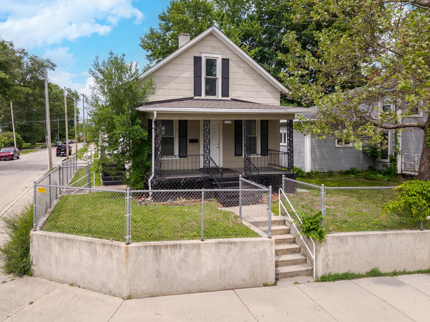 107 South Morris Avenue Bloomington IL 61701