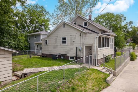 107 South Morris Avenue Bloomington IL 61701