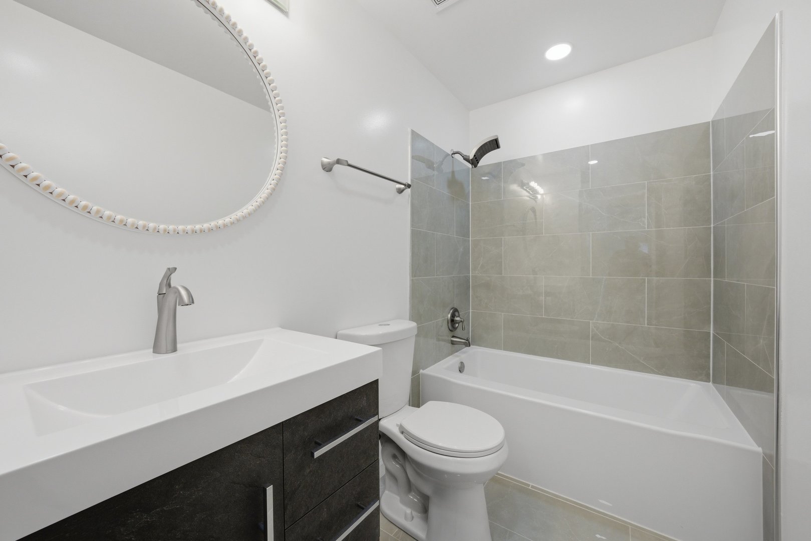 9004 South Indiana Avenue Chicago IL 60619