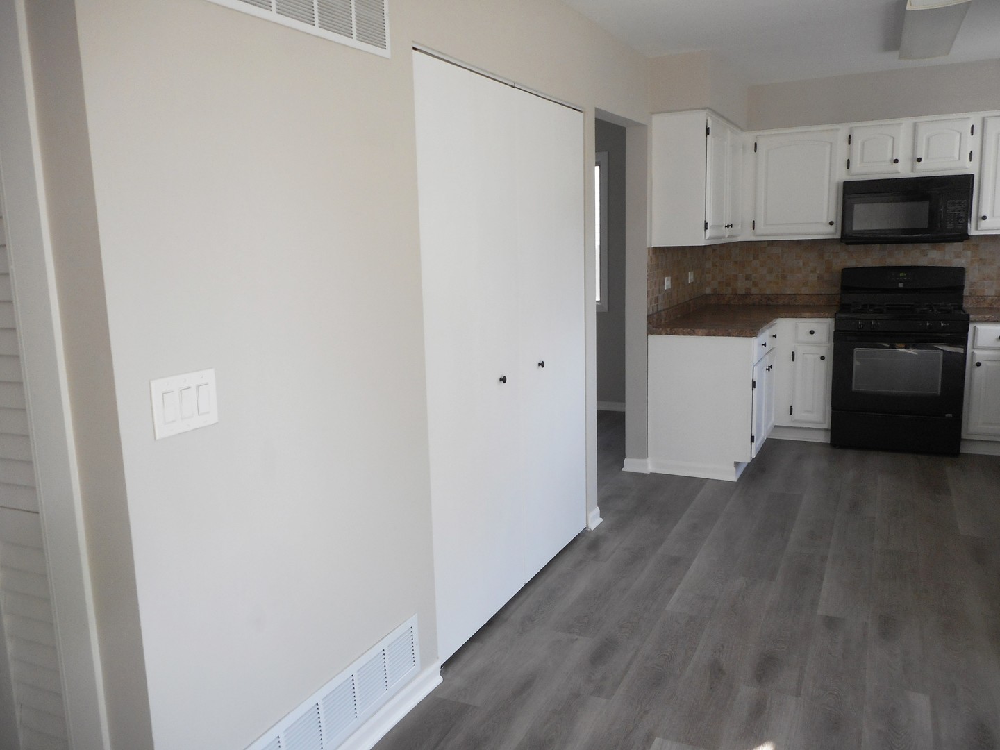 1318 Antigo Trail Carol Stream IL 60188