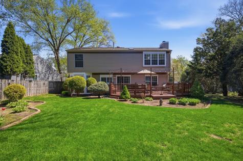 1320 Yellowstone Parkway Algonquin IL 60102