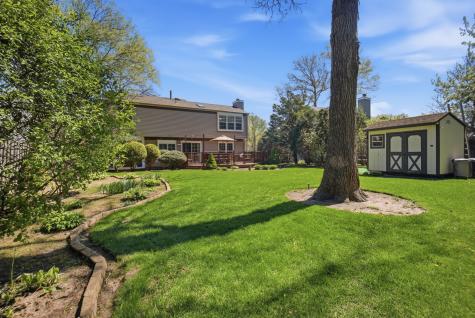 1320 Yellowstone Parkway Algonquin IL 60102