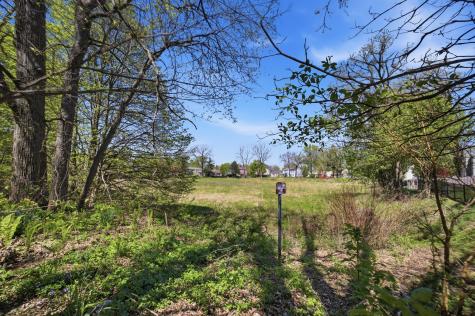 1320 Yellowstone Parkway Algonquin IL 60102