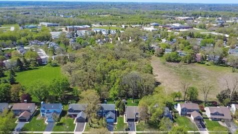 1320 Yellowstone Parkway Algonquin IL 60102