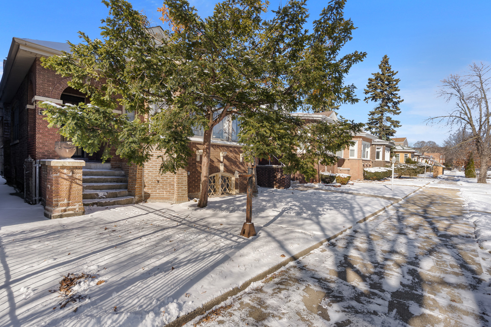 8152 South Wood Street Chicago IL 60620