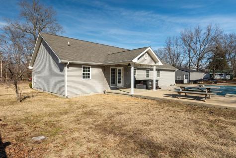 1144 West Webster Street Benton IL 62812