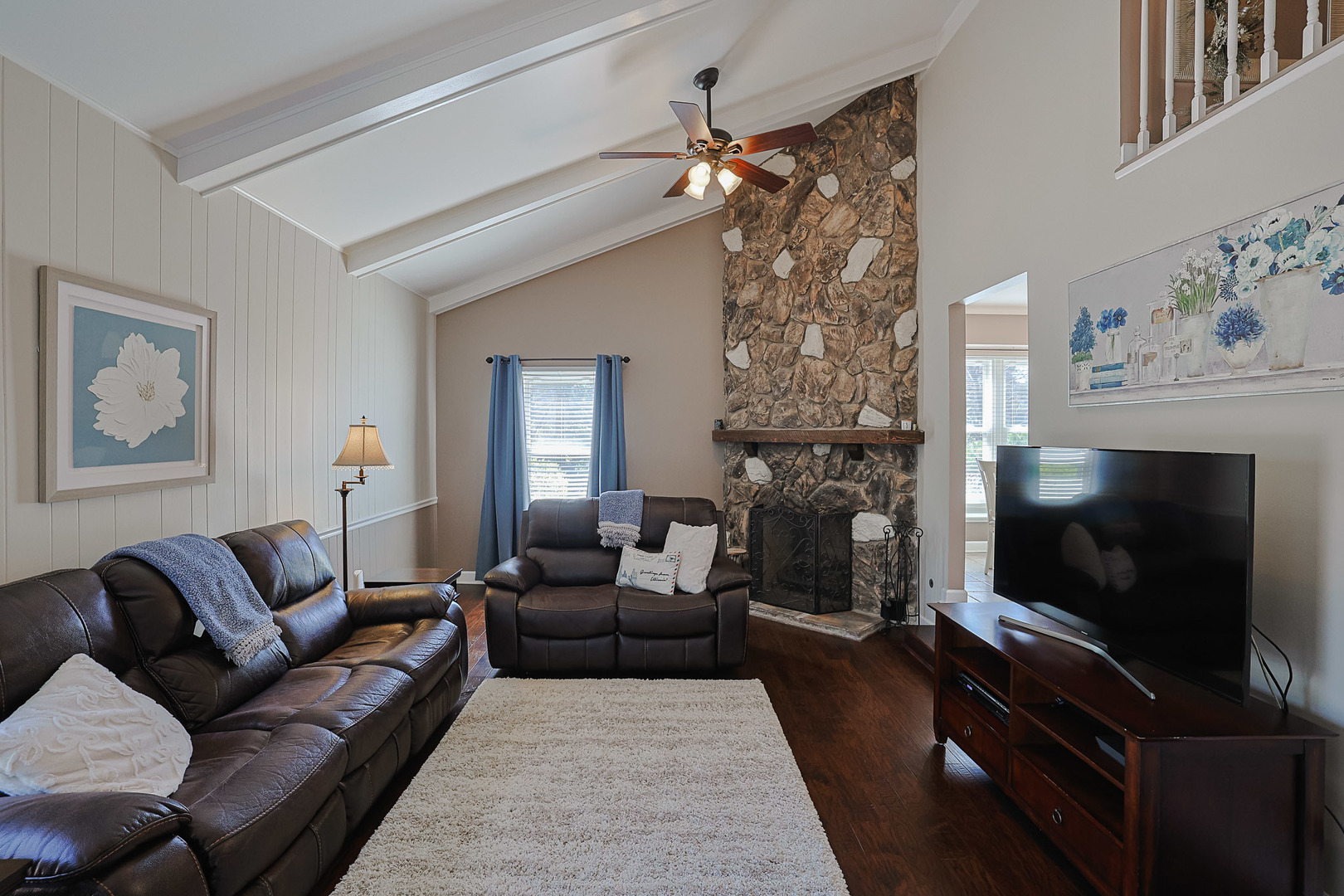 229 Tudor Lane Schaumburg IL 60193