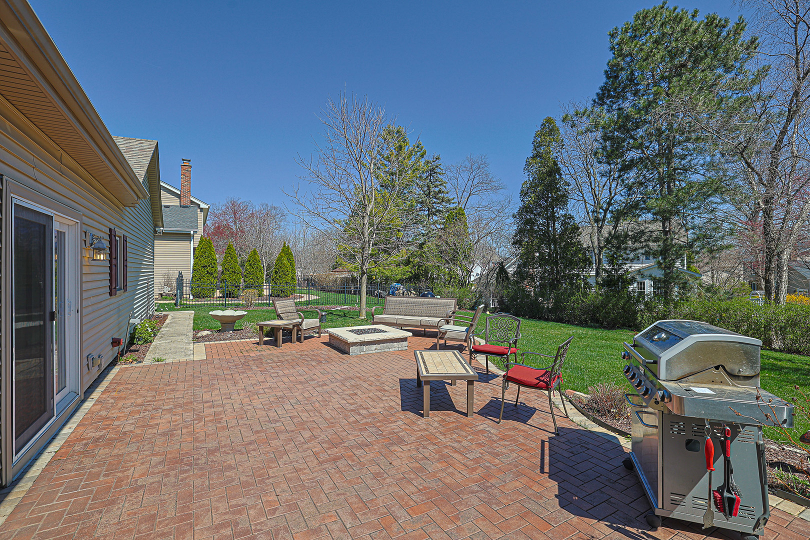 229 Tudor Lane Schaumburg IL 60193