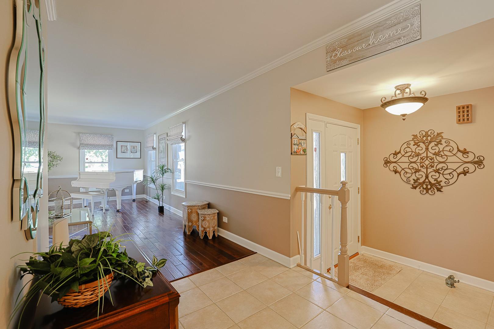 229 Tudor Lane Schaumburg IL 60193