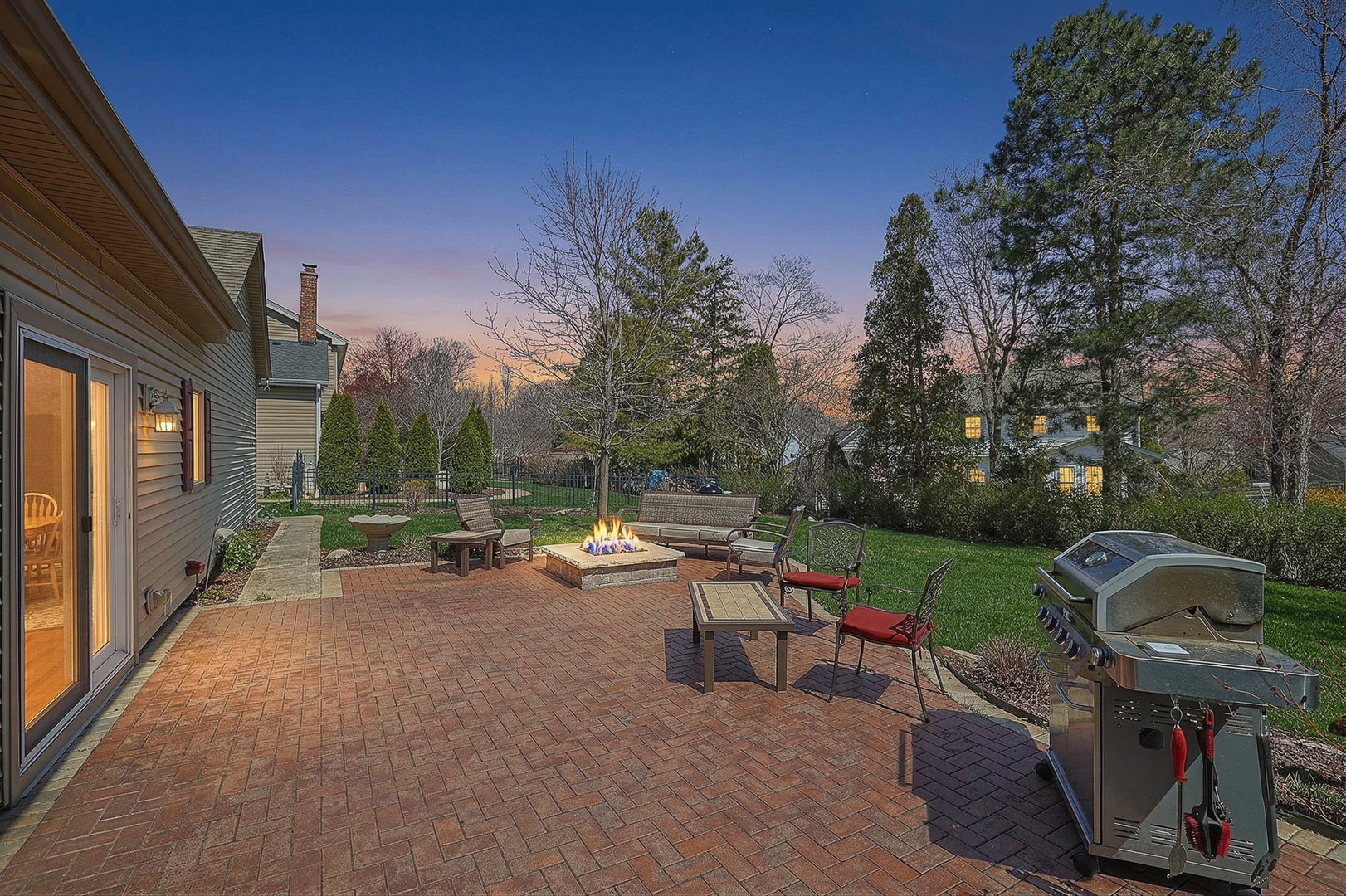 229 Tudor Lane Schaumburg IL 60193
